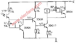 光敏晶体管采用二极管作温度补偿电路图