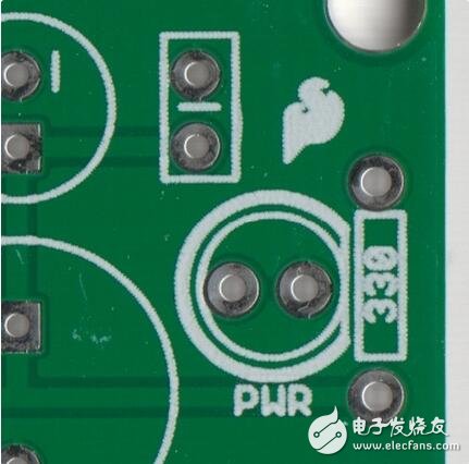 在电子行业有一个关键的部件叫做PCB（printed circuit board，印刷电路板）。这是一个太基础的部件，导致很多人都很难解释到底什么是PCB。这篇文章将会详细解释PCB的构成，以及在PCB的领域里面常用的一些术语。