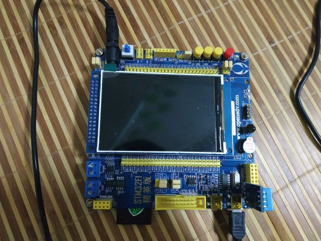 STM32F103试用体验：LCD显示与DHT11测量实验