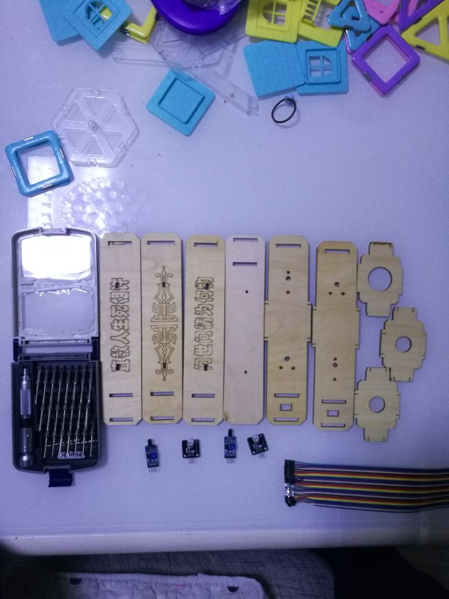 STM32F103试用体验(四)：硬件原理与机壳组装